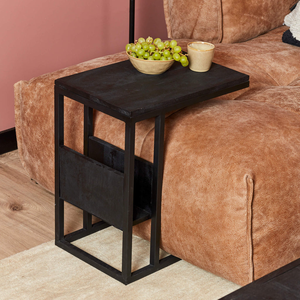 Beistelltisch Slider Schwarz 48x32x53 cm – Mangoholz sandgestrahlt mit Metallgestell