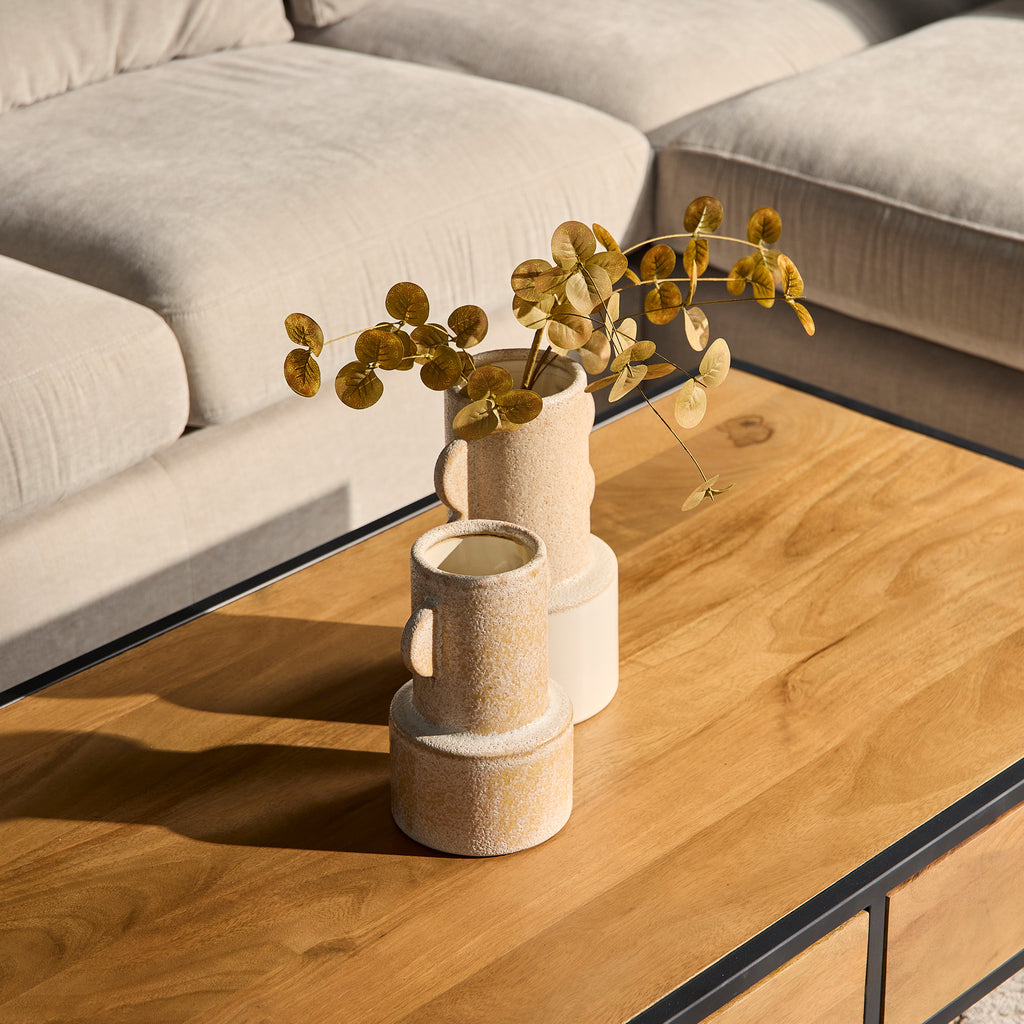 Couchtisch Delta Natur – Mangoholz mit 2 Schubladen & Metallgestell Schwarz, 130 x 70 x 40 cm