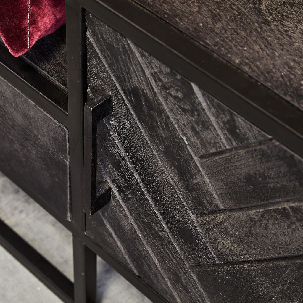 TV-Board Sydney Schwarz – Mangoholz mit Fischgrätenmuster, 2 Türen, 1 Schublade & offenes Fach, 210 x 45 x 50 cm