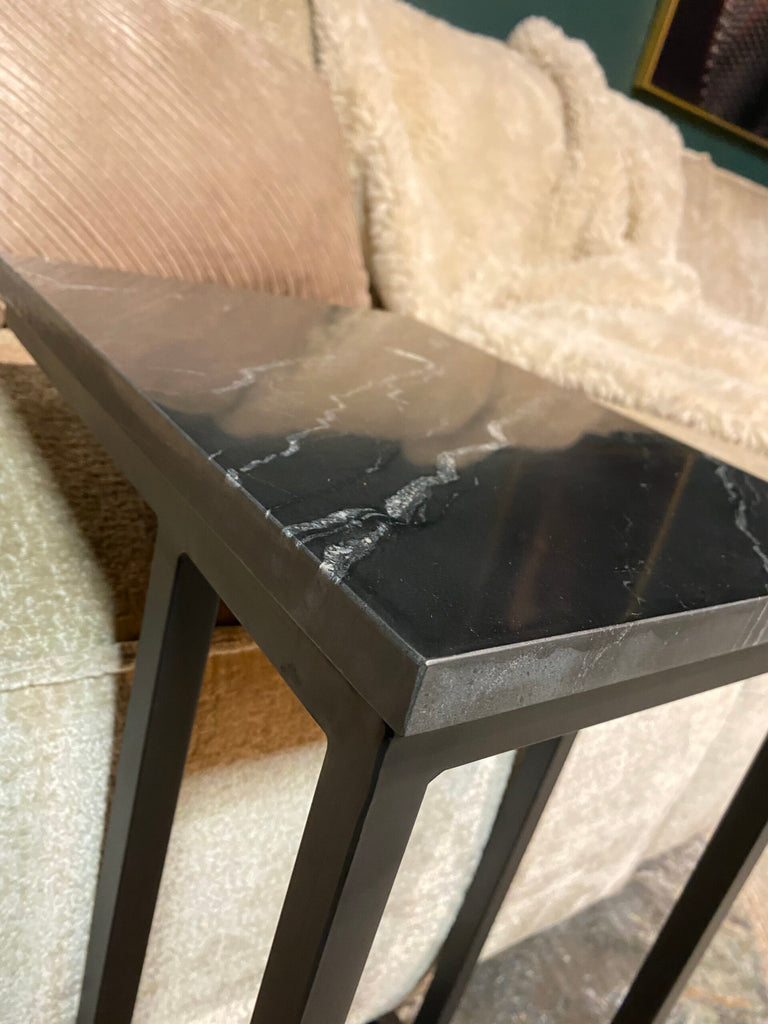 Beistelltisch Ovan Schwarz 40x30x54 cm – Moderner Tisch mit schwarzer Marmorplatte & Metallgestell