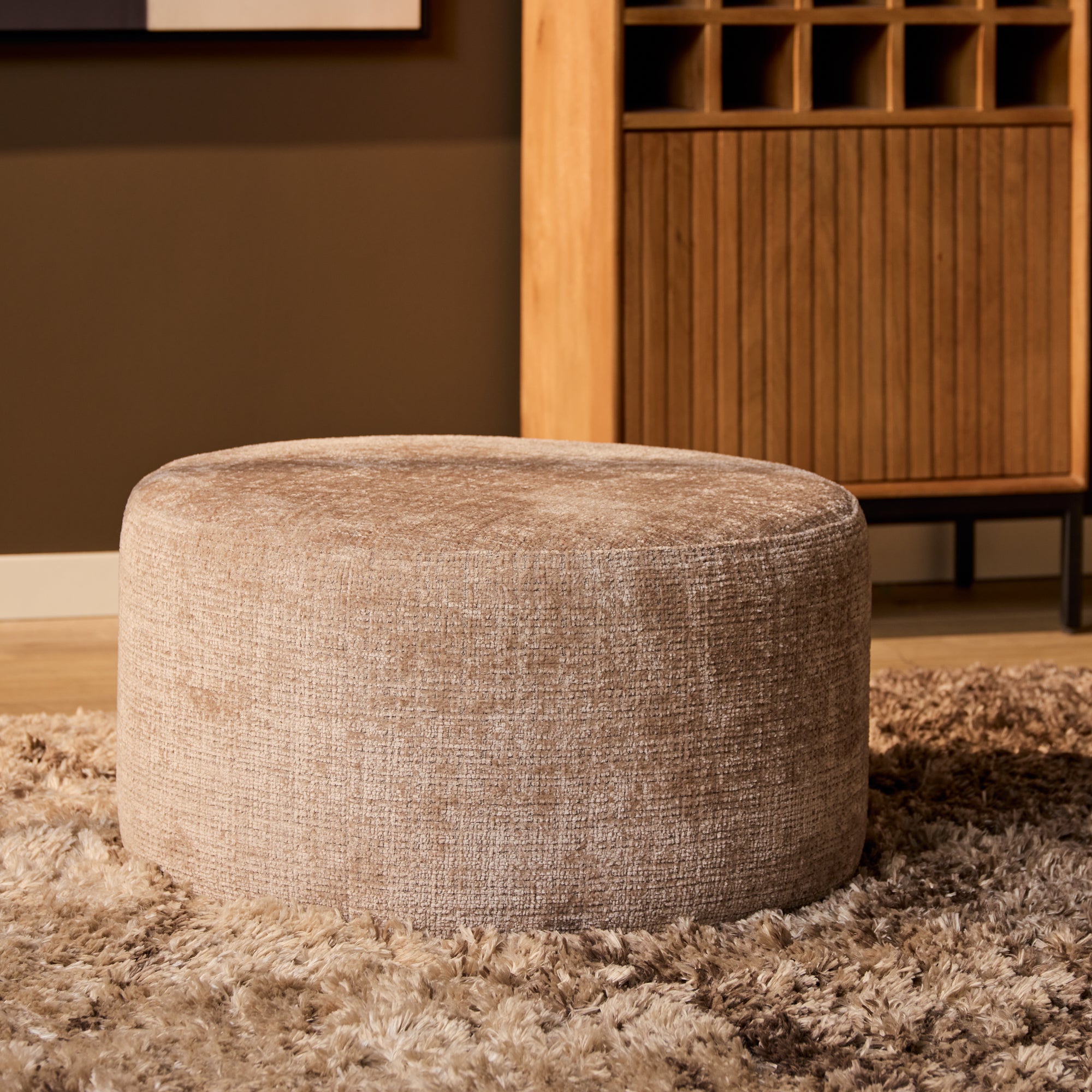 Runder Hocker MeinLieblingsplatz Taupe – Pouf 60×32×60 cm, vielseitig als Sitzhocker, Fußhocker & Wohn-Accessoire