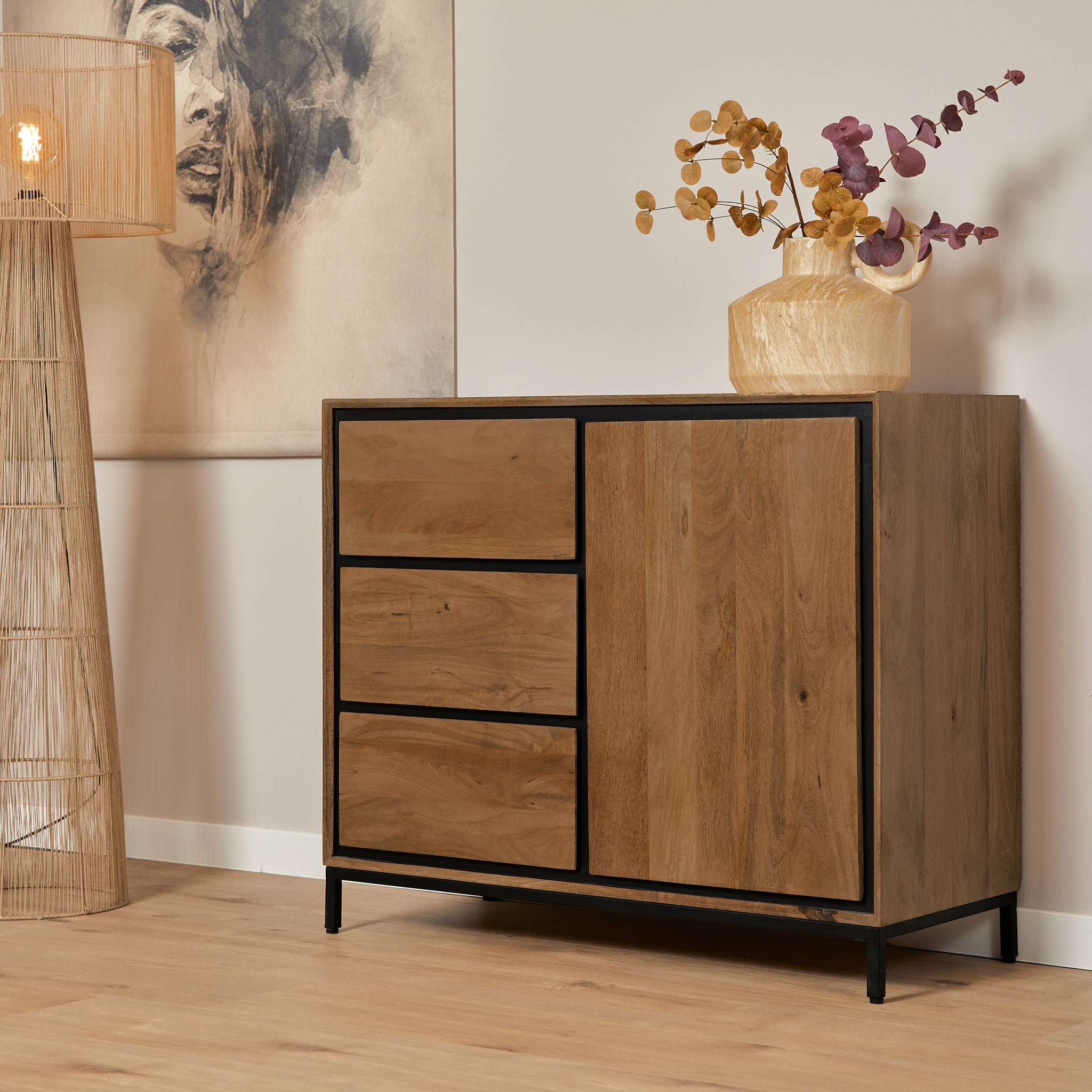 Kommode Rois – Sideboard aus Mangoholz & Metall mit Tür und 3 Schubladen, 100 x 45 x 85 cm