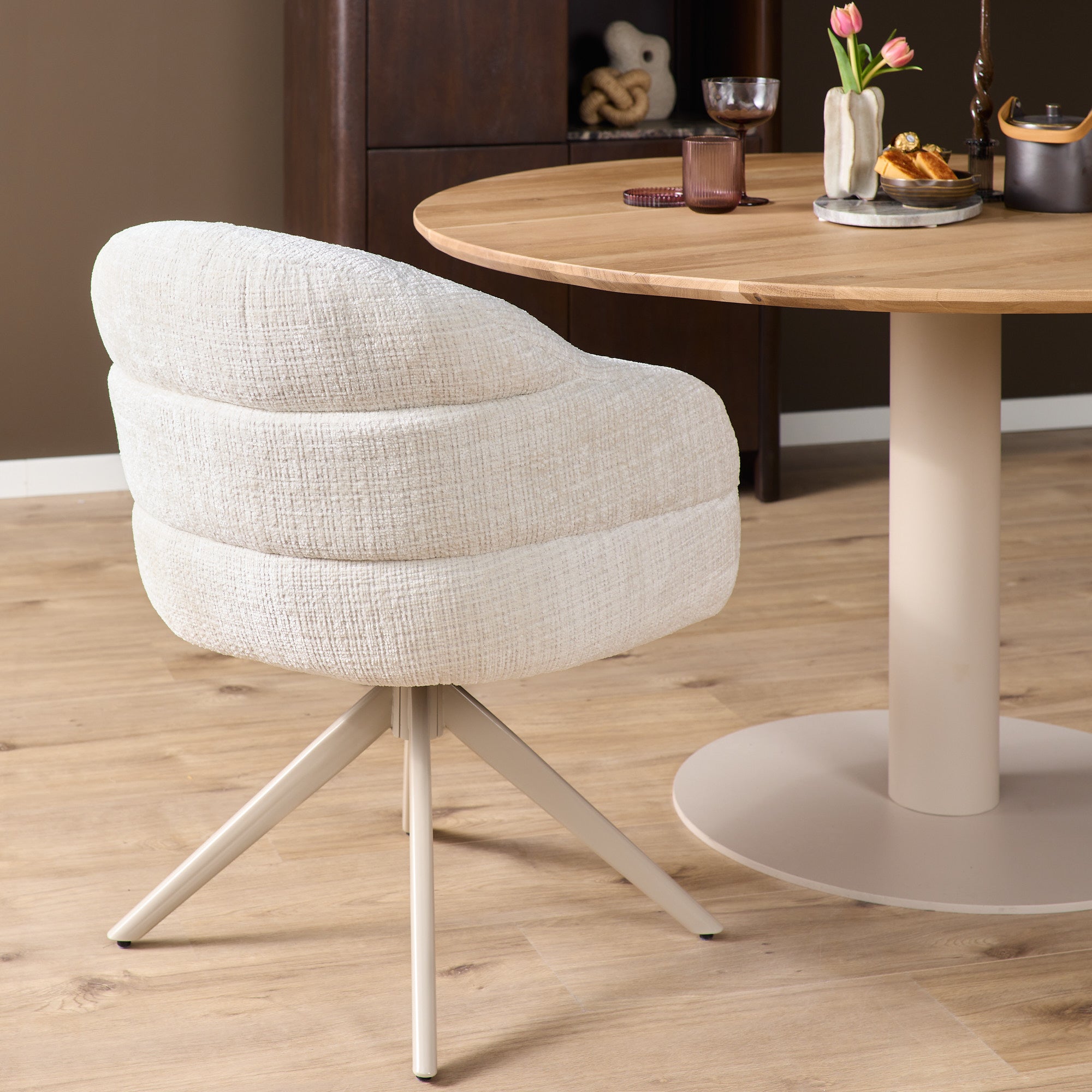 Esszimmerstuhl Bella (2er-Set) | Off-White | Fuß Sandfarben | Mit Armlehne