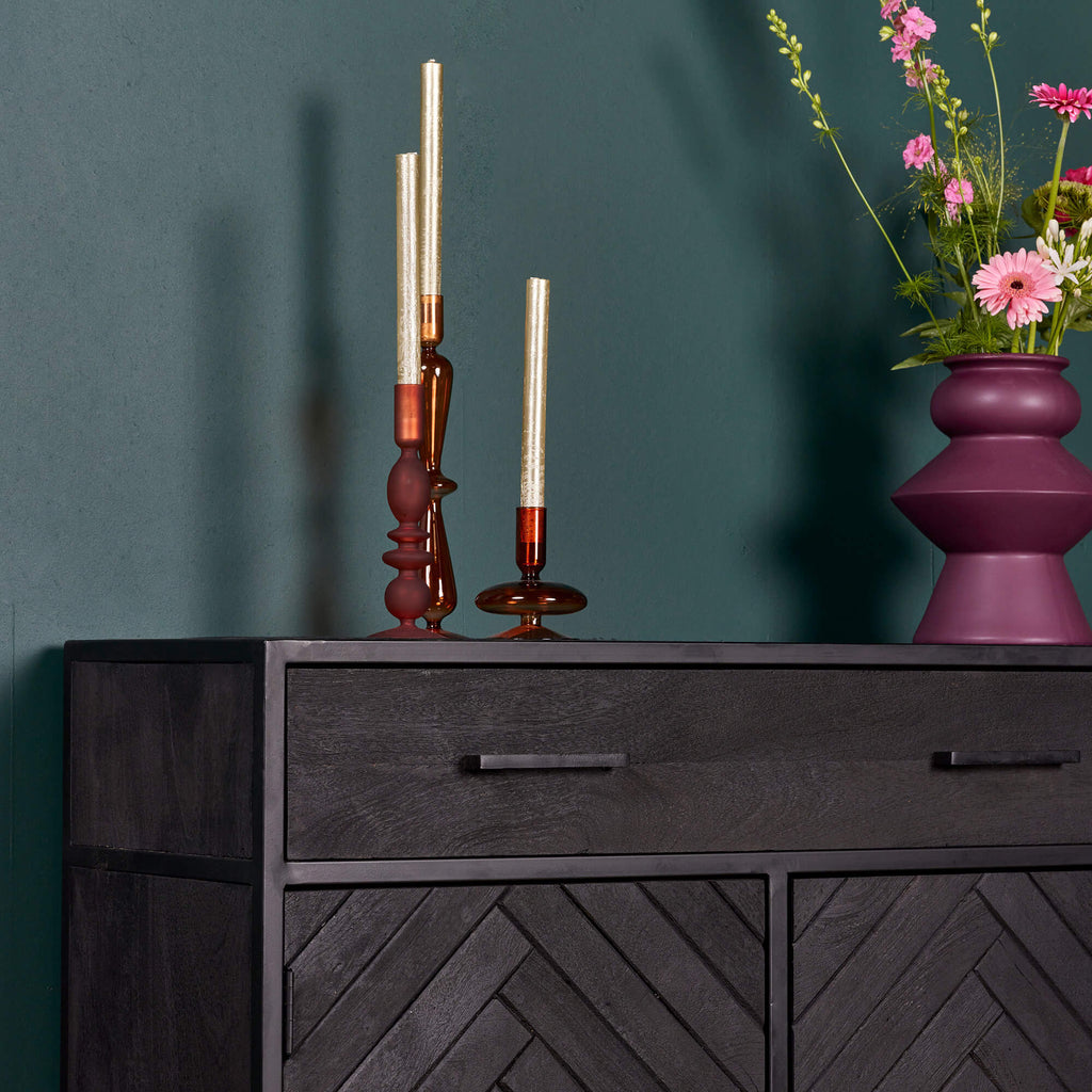 Highboard Sydney – Mangoholz Schrank mit Fischgrätenmuster & Metallgestell 100×40×115 cm