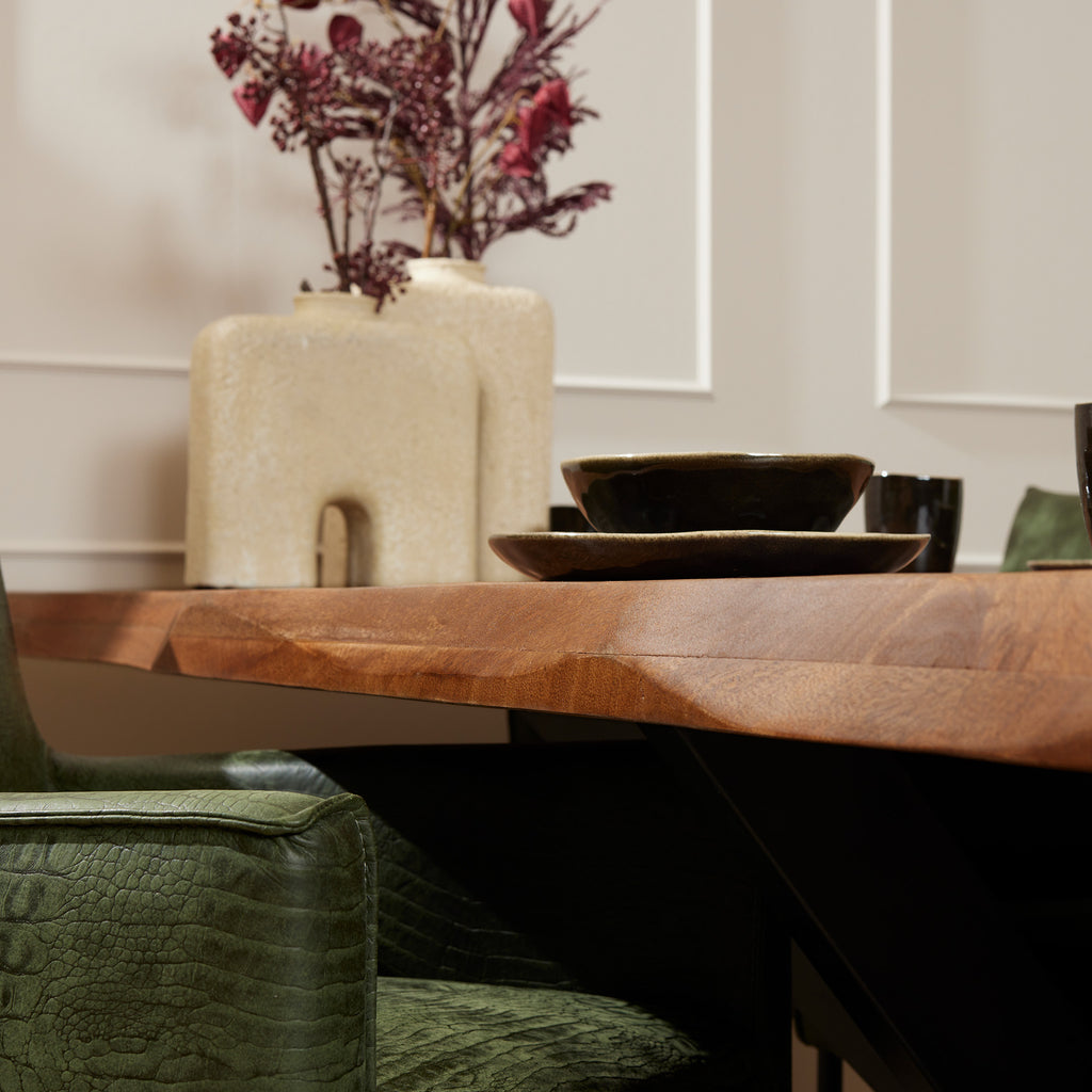 Esstisch Baltimore Natur – Mangoholz Tischplatte mit 6 cm Stärke & schwarzem Matrixgestell, 240 x 100 x 76 cm | Unikat mit Baumkante