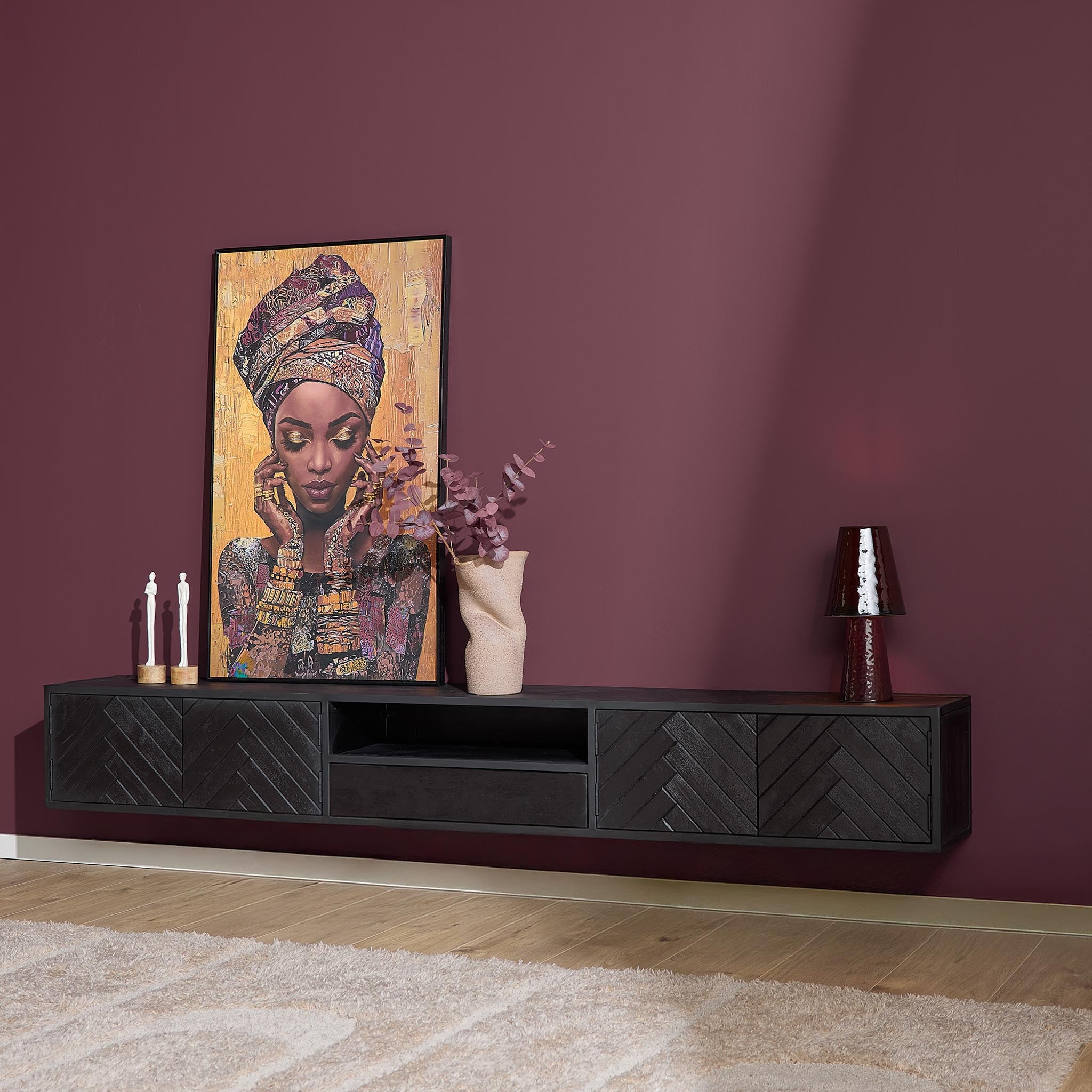 TV-Board Focus Schwarz – schwebendes Lowboard aus Mangoholz mit Fischgrätmuster & offenem Fach, 200 x 35 x 33 cm