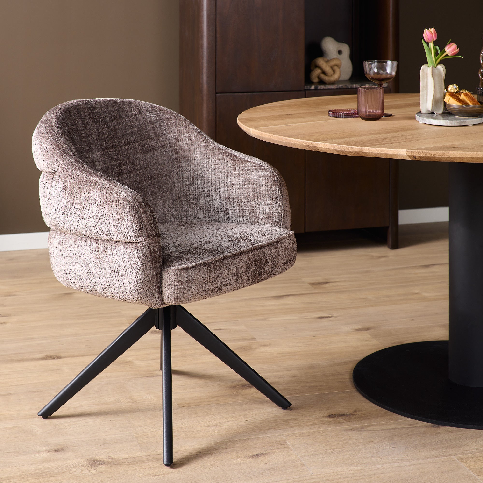 Esszimmerstuhl Bella (2er-Set) | Lehm | Fuß Schwarz | Mit Armlehne